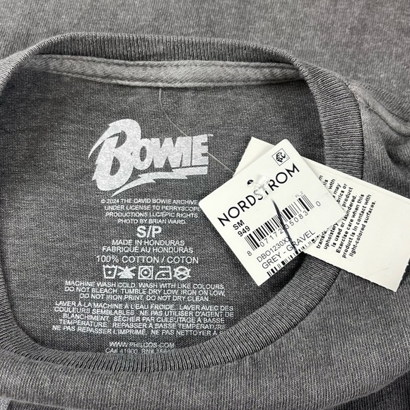 David Bowie Graphic Tee Womens Small Gray The Man Who Sold the World Shirt NWT - Picture 4 of 7